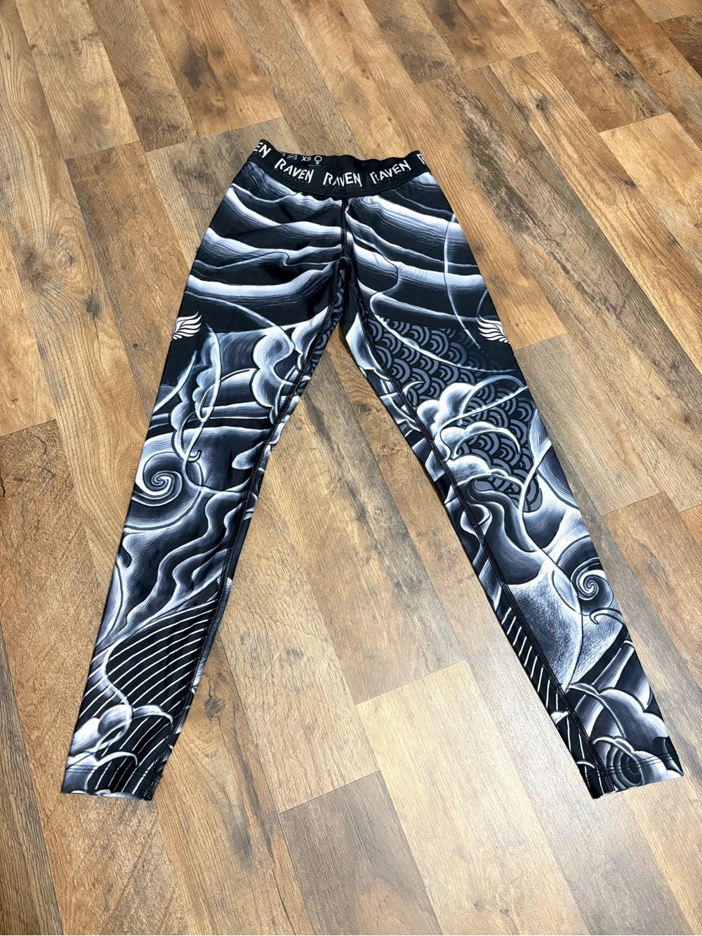 Raven Fightwear Graphic Leggings XS Black White Athletic Compression Pants